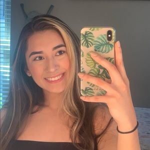 Meet your Posher, Leslie